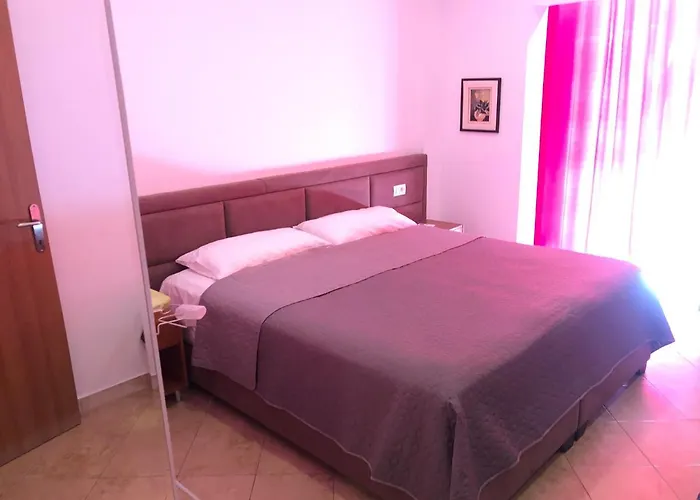 Ardo * Golem (Tirana)